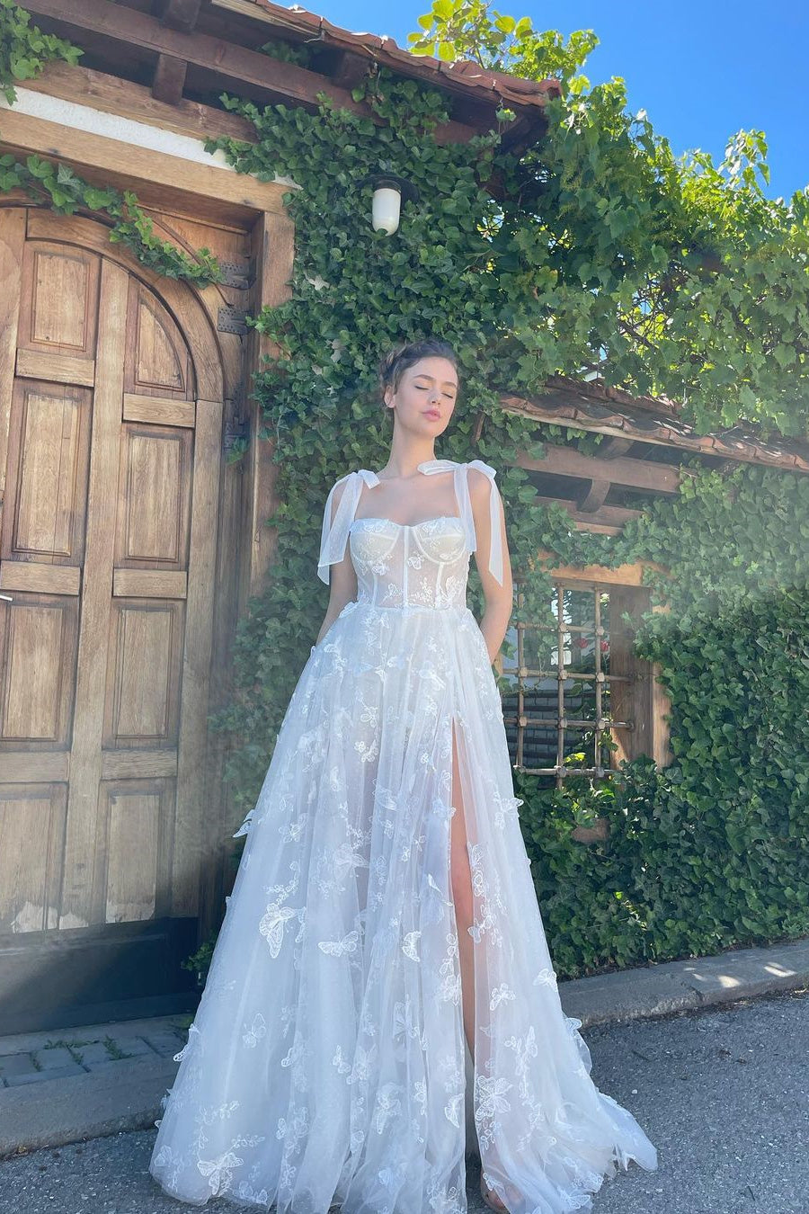 A-Line Spaghetti strap Sweetheart Sleeveless High Split Floor-Length Lace Puffy Flowers Wedding Dress