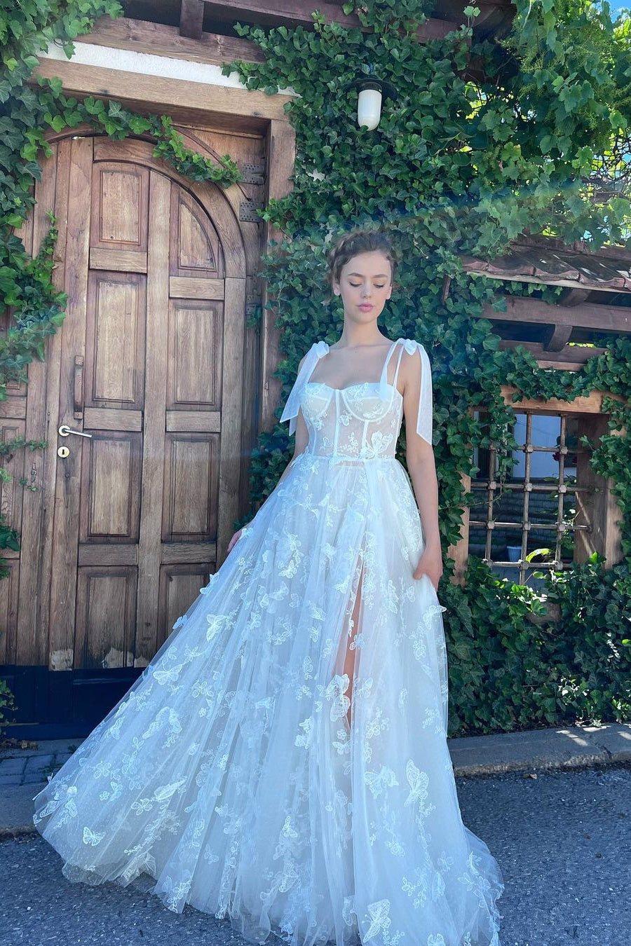 A-Line Spaghetti strap Sweetheart Sleeveless High Split Floor-Length Lace Puffy Flowers Wedding Dress
