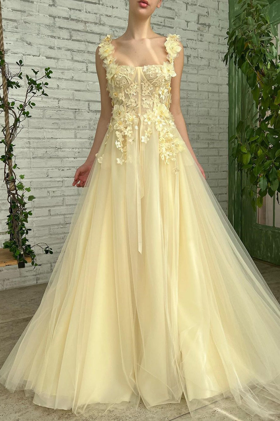 A-Line Square Floor-Length Sleeveless Open Back Appliques Lace Prom Dress