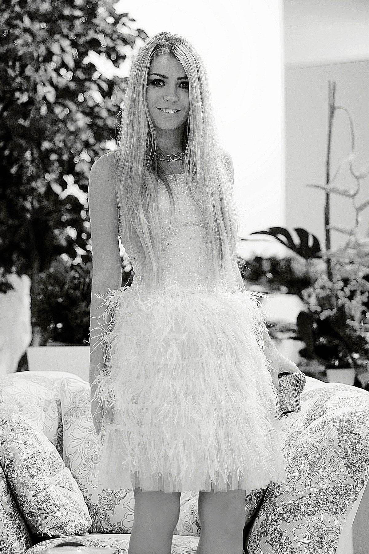 A-Line Strapless Knee Length Tulle Feather Homecoming Dress