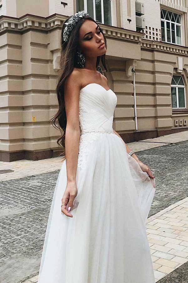 A-Line Sweetheart Sweep Train Tulle Wedding Dress with Appliques (ZD15485)