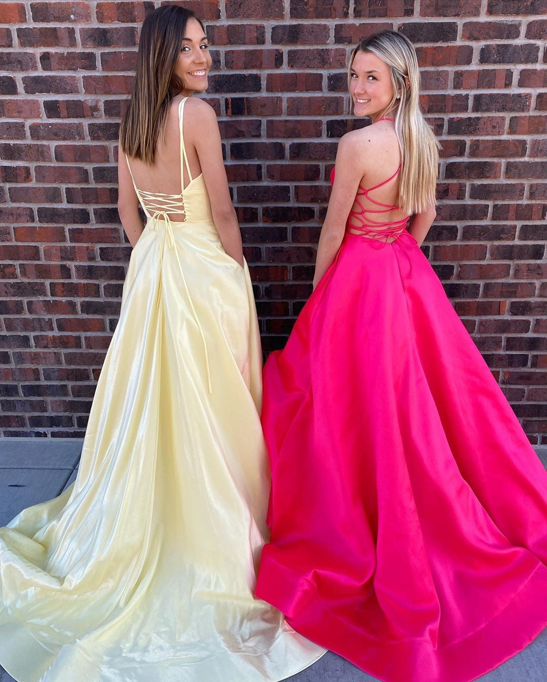 A-line V Neck Backless Front Slit Long Prom Dresses with Pockets - View 2 | VelvetHem