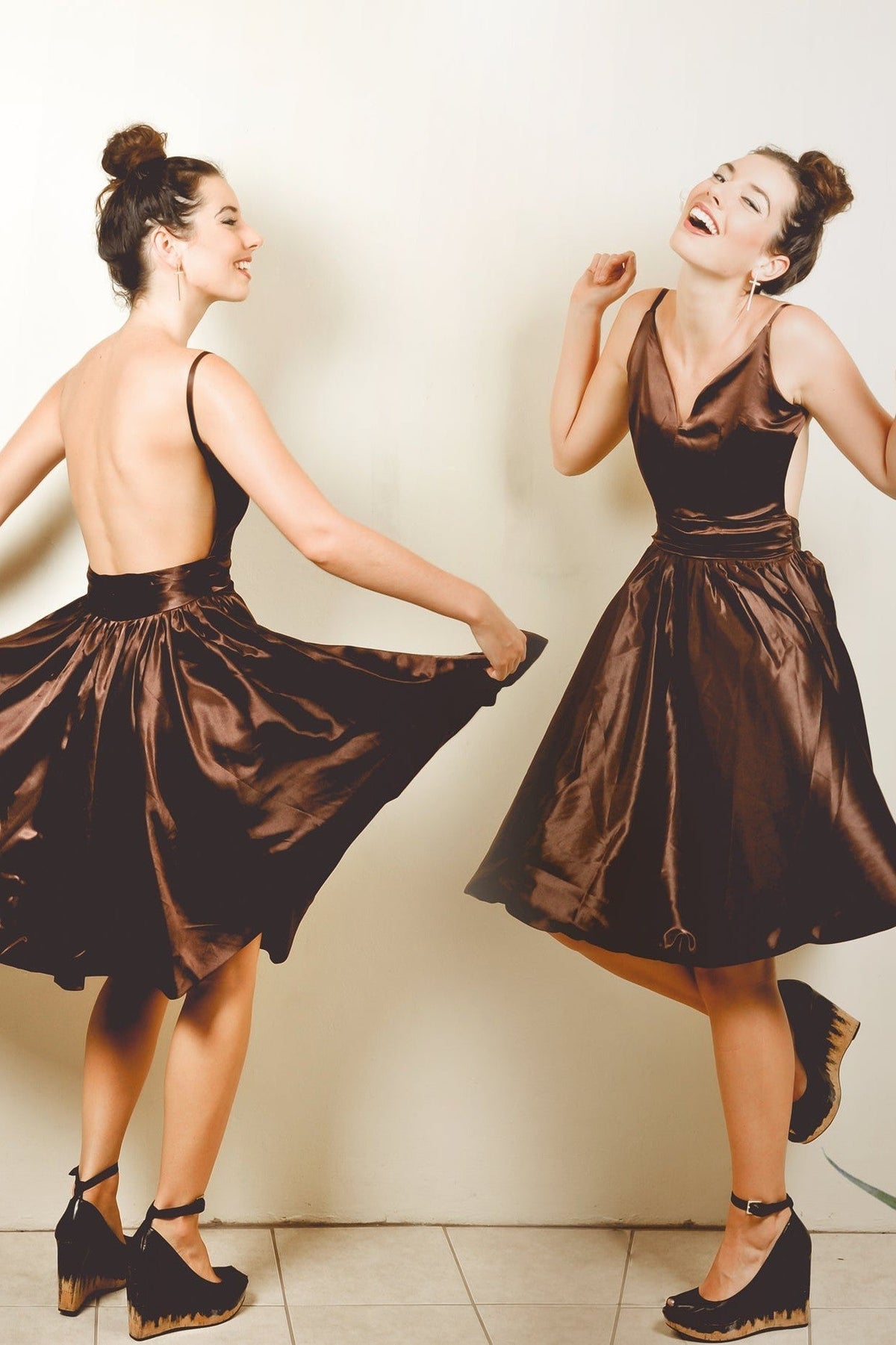 A-Line V-Neck Spaghetti Strap Knee Length Charmuse Backless Prom Dress