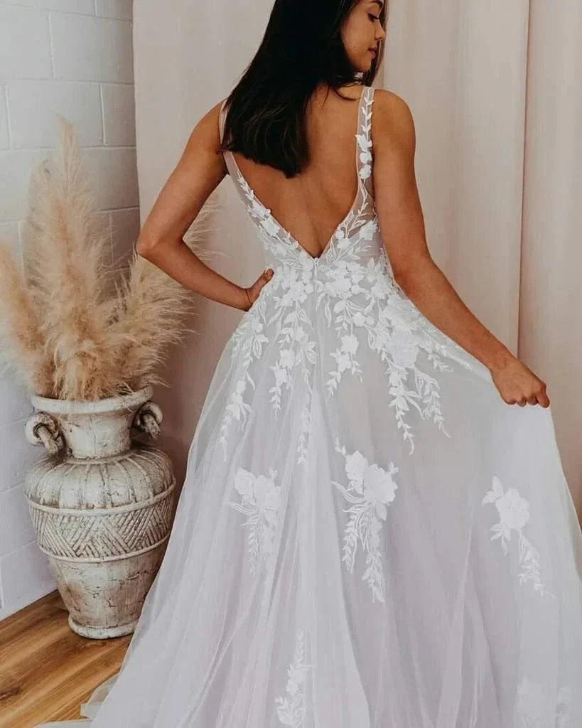 A-line V Neck Tulle Lace Appliques Romantic Wedding Dress Bridal Gown (ZD15296)