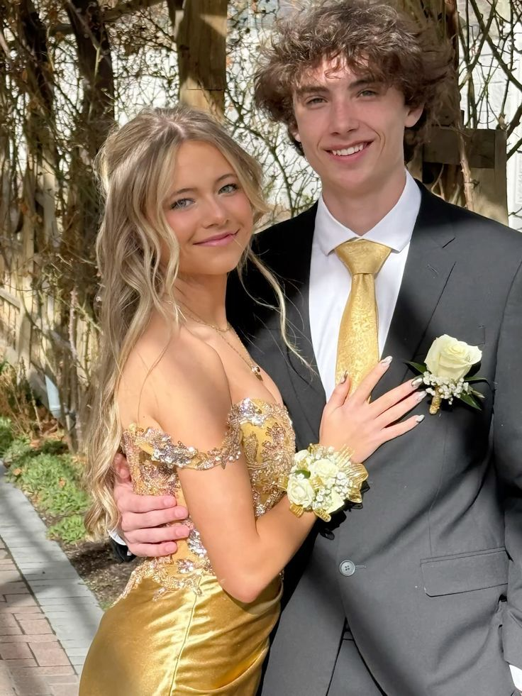 Mermaid Off-the-Shoulder Gold Slit Sequins Prom Dresses 18th Birthday Outfits Evening Long Dress - View 4 | FashionDia