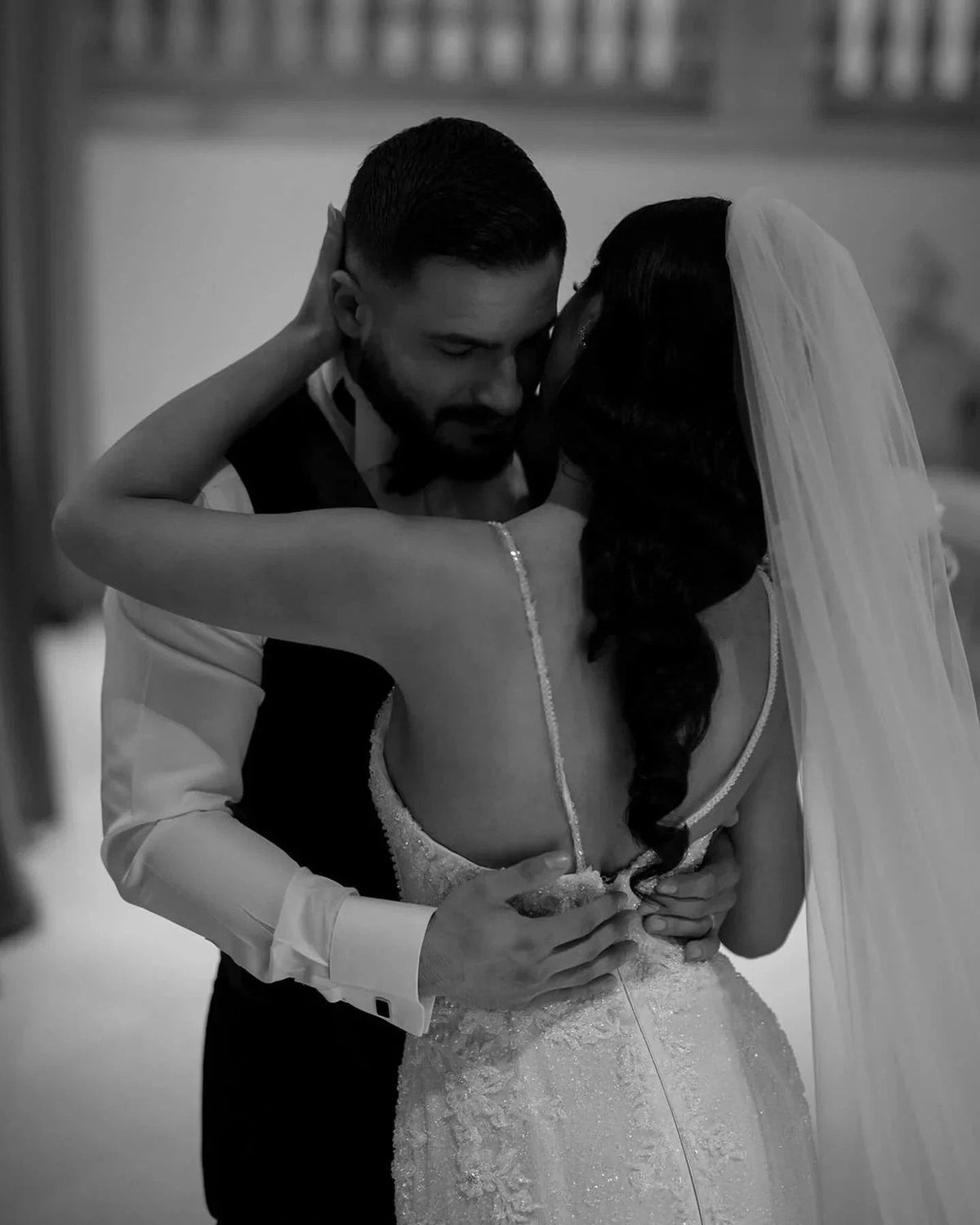 Amazing Mermaid Lace Spaghetti Straps Sleeveless White Long Wedding Dress With Appliques (ZD15540)