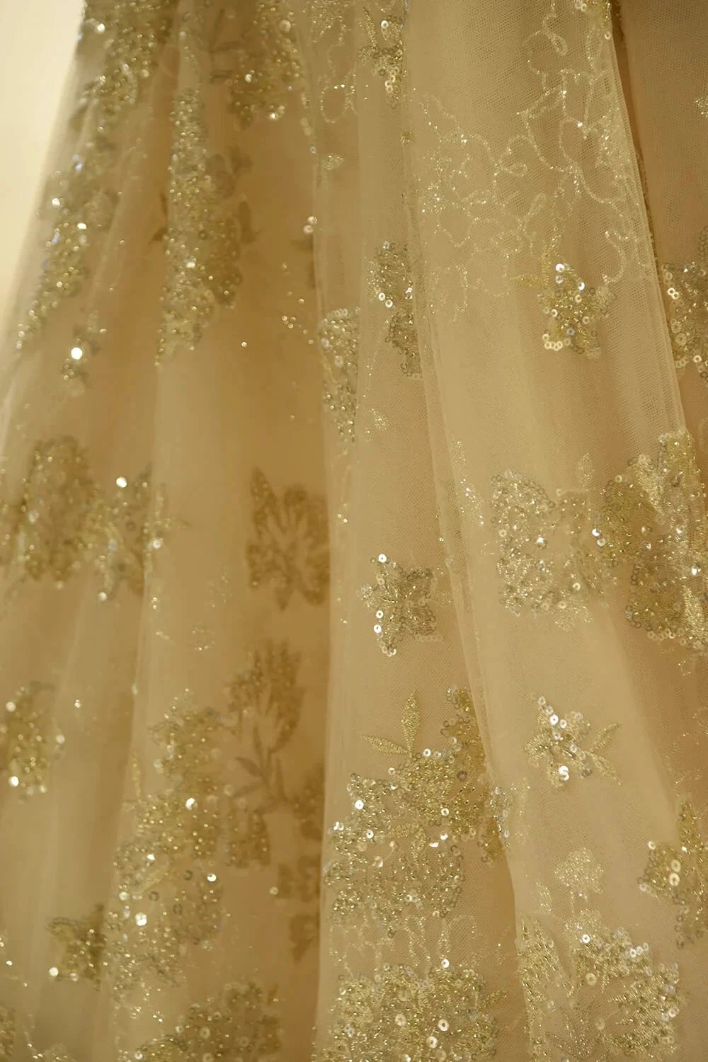 Amazing Princess Lace-up Sparkly Beading Tulle Ivory Princess Wedding Dress (ZD13890)