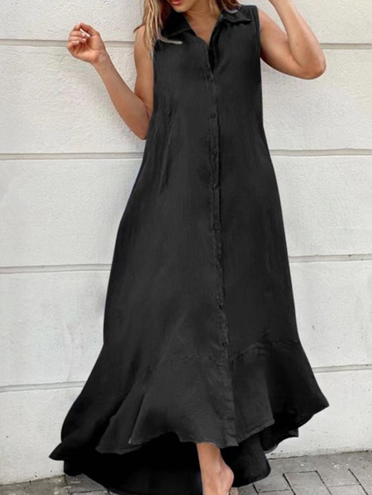 Gracefully Styled Dress for Any Occasion