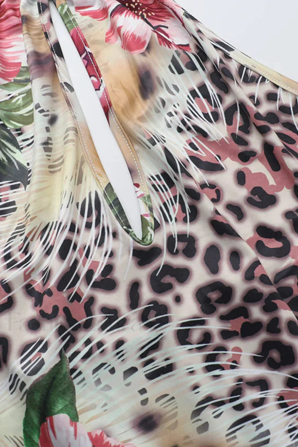 Backless Neck Print Dress with Relaxed Fit and Streetwear Style 2
