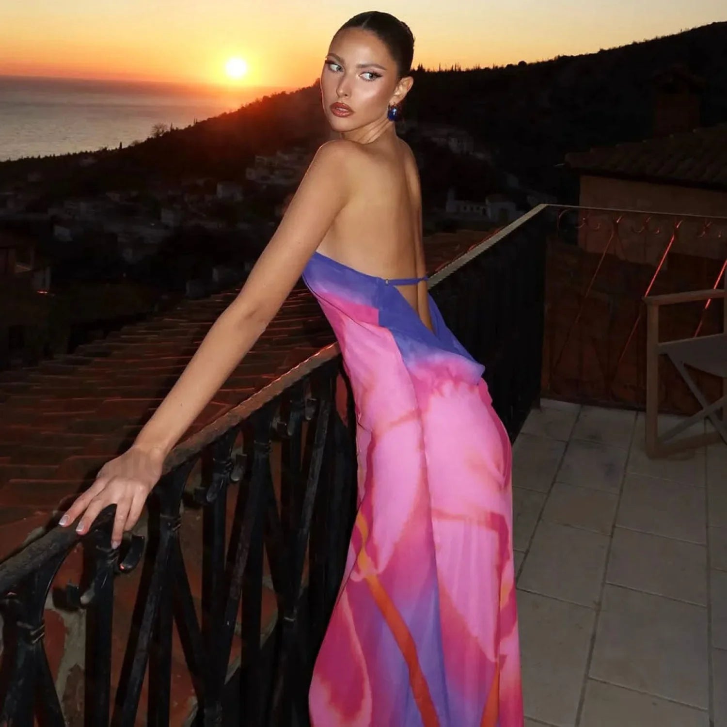 Minimalist Dress Inspired by Contemporary Streetwear Fashion 2