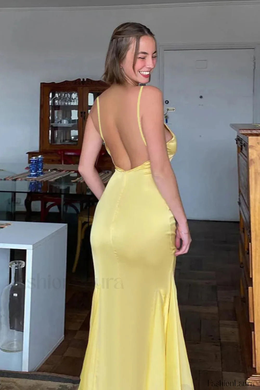 Contemporary Backless Waist Slim Dress for Modern Fashion Wear