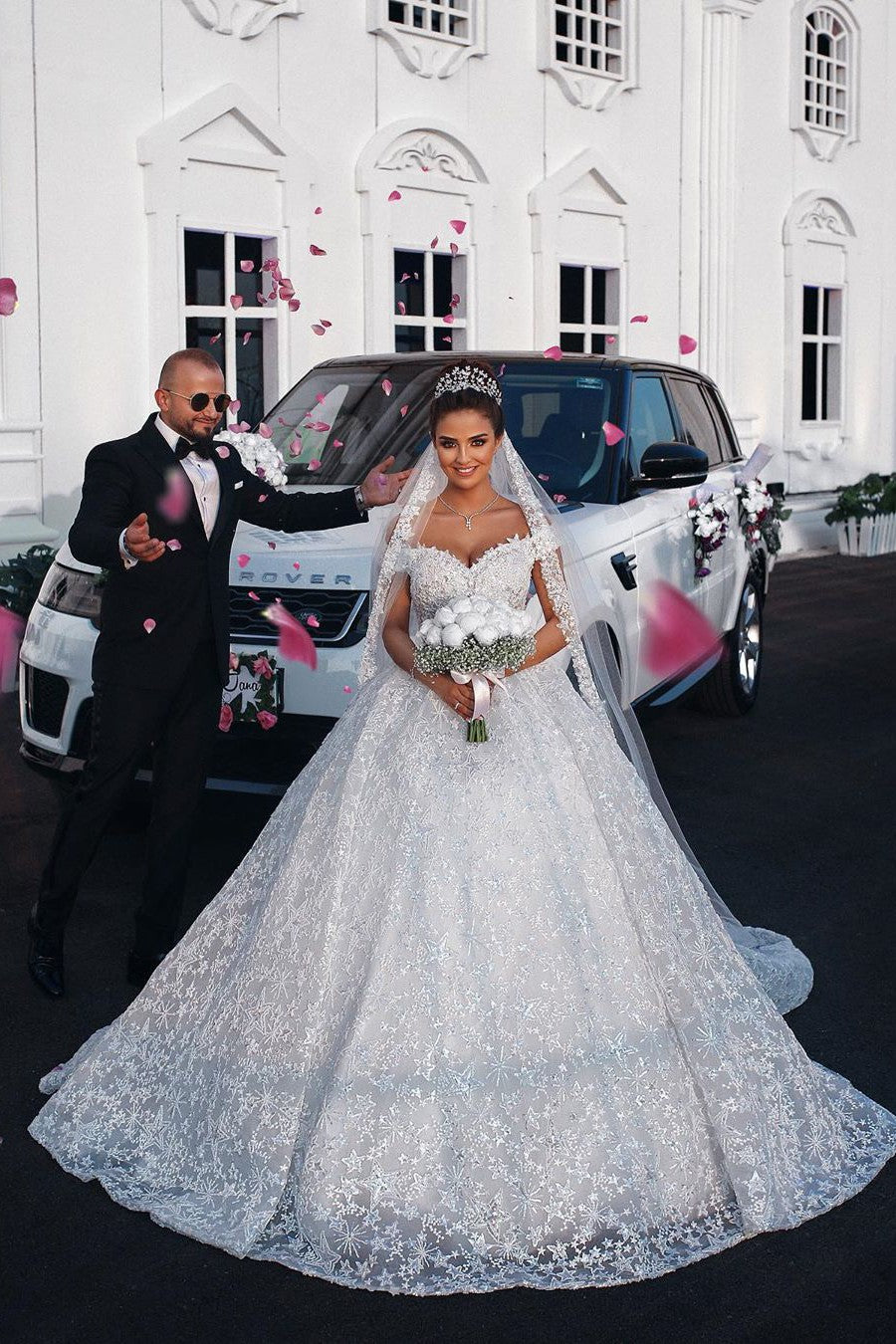 Ball Gown Off-the-shoulder Floor-Length Tulle Lace Applique Crochet Flower Wedding Dress
