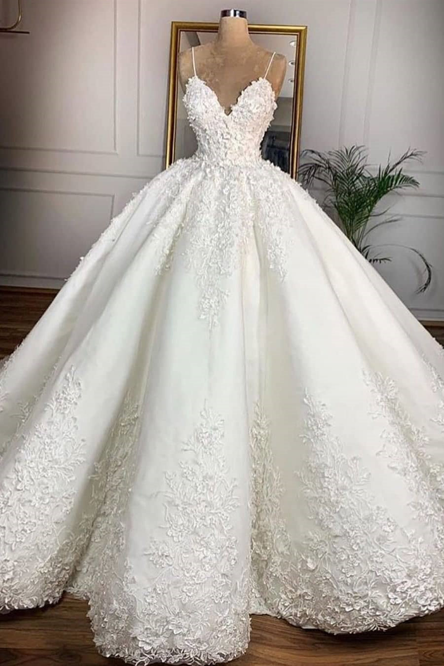 Ball Gown Spaghetti Strap Floor-Length Organza Applique Wedding Dress