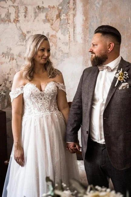 Beautiful A-line Boho Off-the-shoulder Wedding Dresses With Lace (ZD14975)