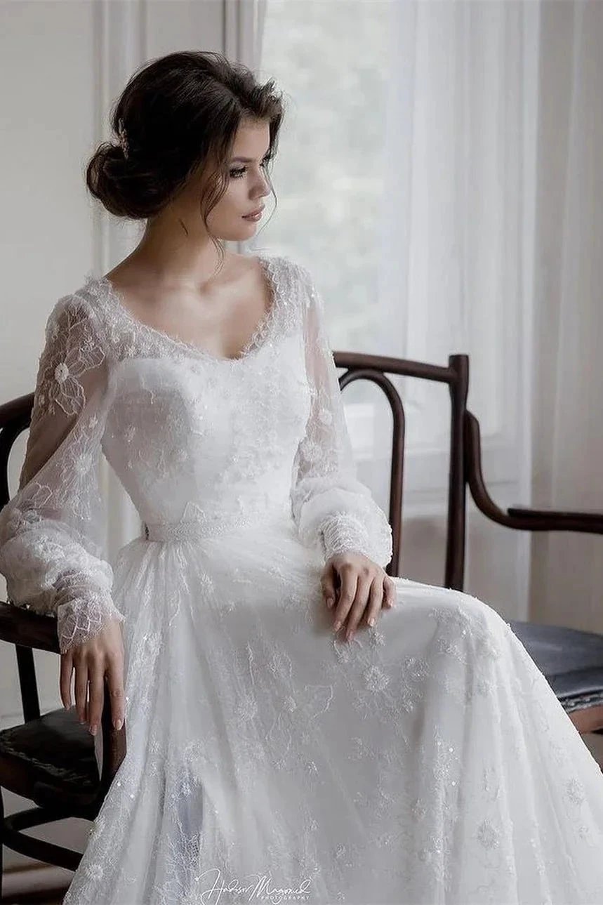 Beautiful A-line White Long Sleeves Lace Appliques Wedding Dress (ZD16413)