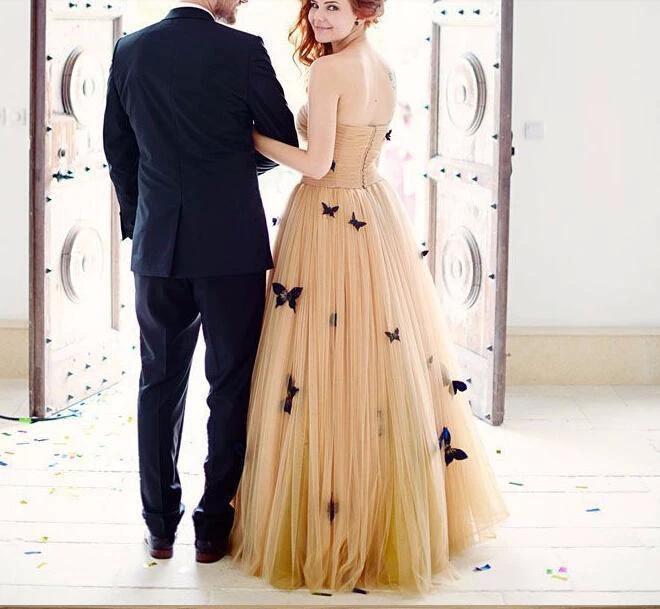 Beautiful Butterfly Wedding Dresses Sweetheart Ruffles Bridal Gown (ZD15327)
