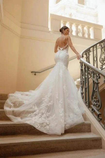 Beautiful Long Mermaid V-neck Spaghetti Straps Wedding Dresses with Lace (ZD15631)