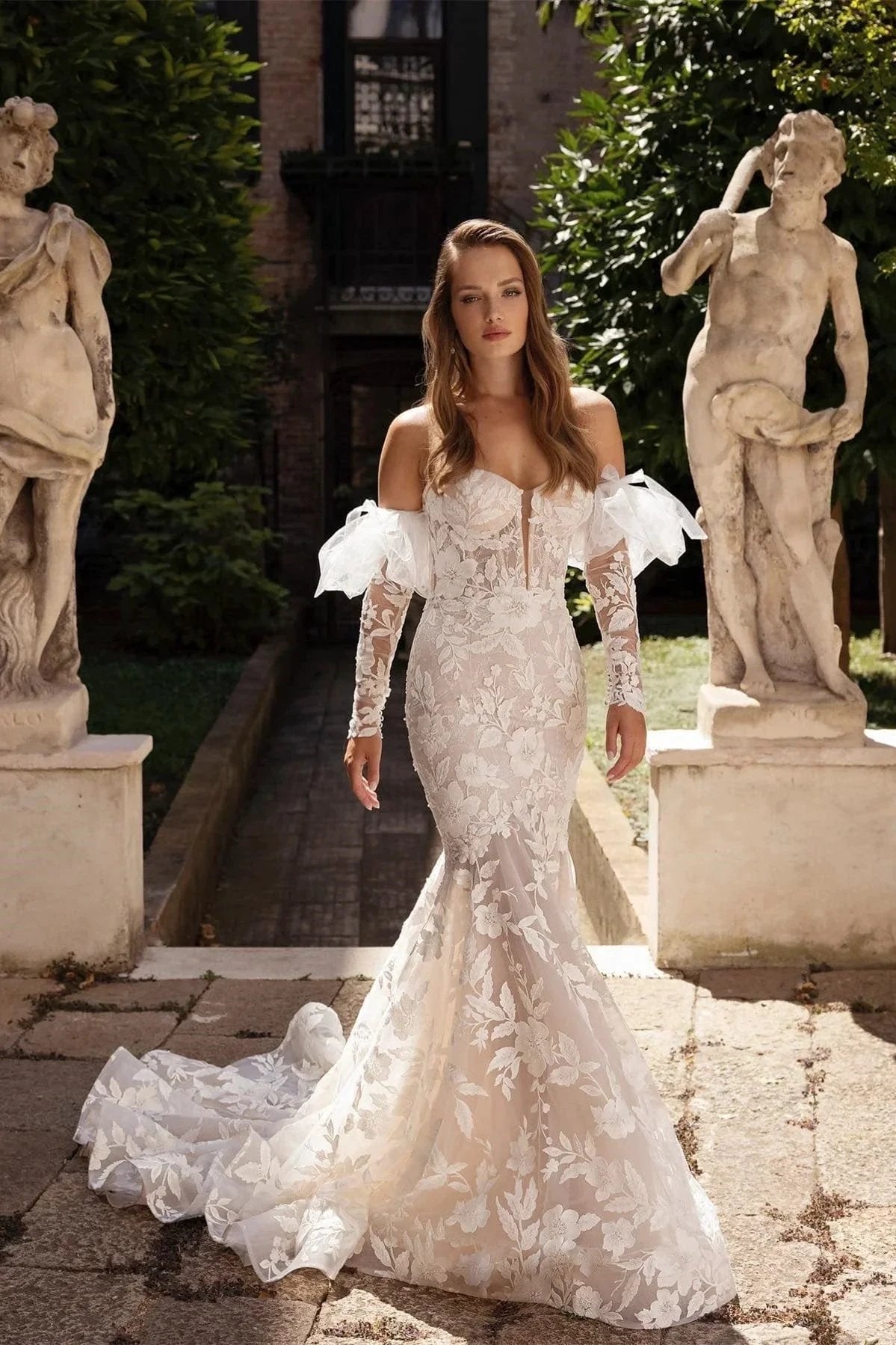 Beautiful Long Strapless Tulle Mermaid Wedding Dresses With Embroidery (ZD14945)