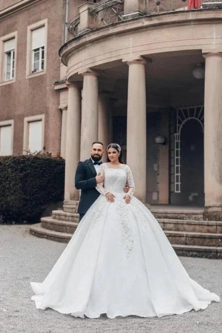 Beautiful Long White A-line Square Neck Lace Wedding Dress with Long Sleeves (ZD15550)