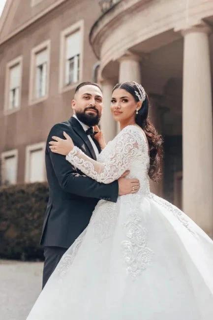 Beautiful Long White A-line Square Neck Lace Wedding Dress with Long Sleeves (ZD15550)