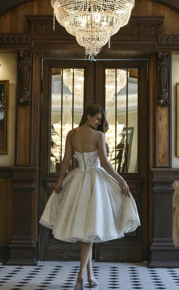 Beautiful Short A-line Glitter Off-the-Shoulder Lace Appliques Wedding Dress (ZD15173)