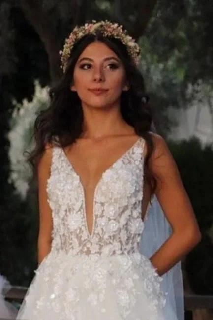 Beautiful Spaghetti Sleeveless A-Line Floor-Length Tulle Wedding Dresses with Chapel Train (ZD14680)