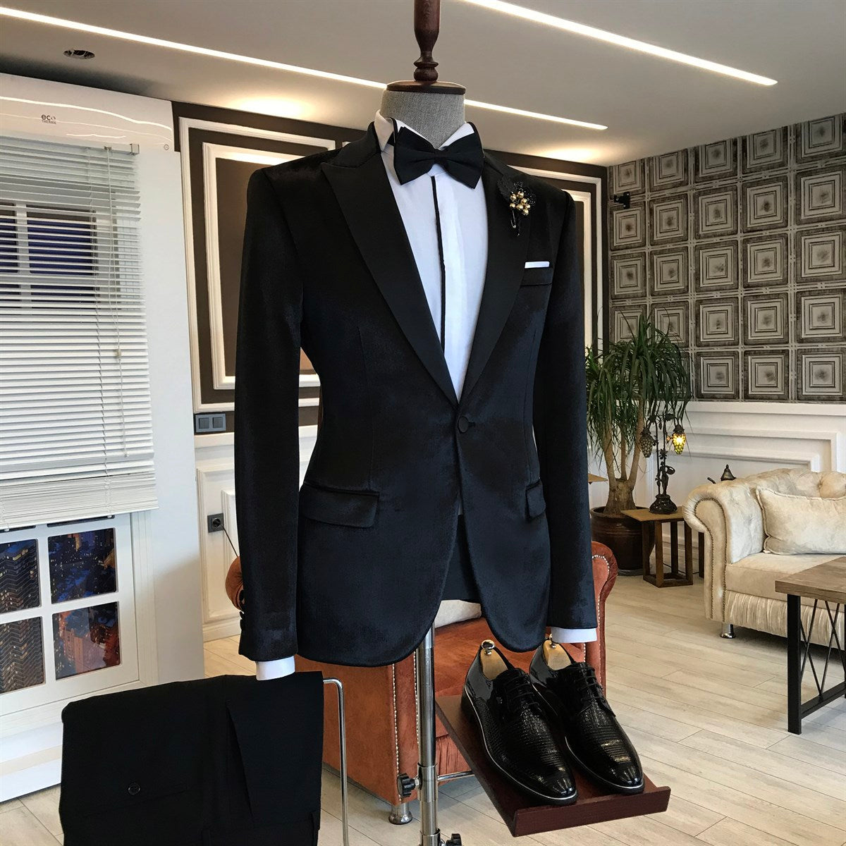 Black Velvet One Button Peaked Lapel Slim-Fit Men Suits