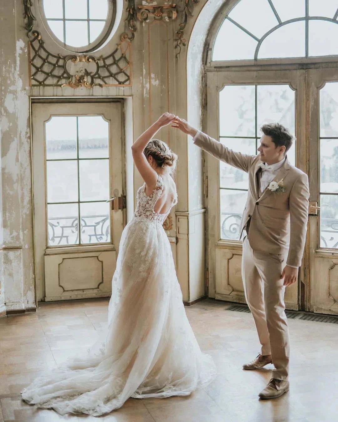 Boho Long A-line Tulle Wedding Dress with Lace Appliques (ZD15056)