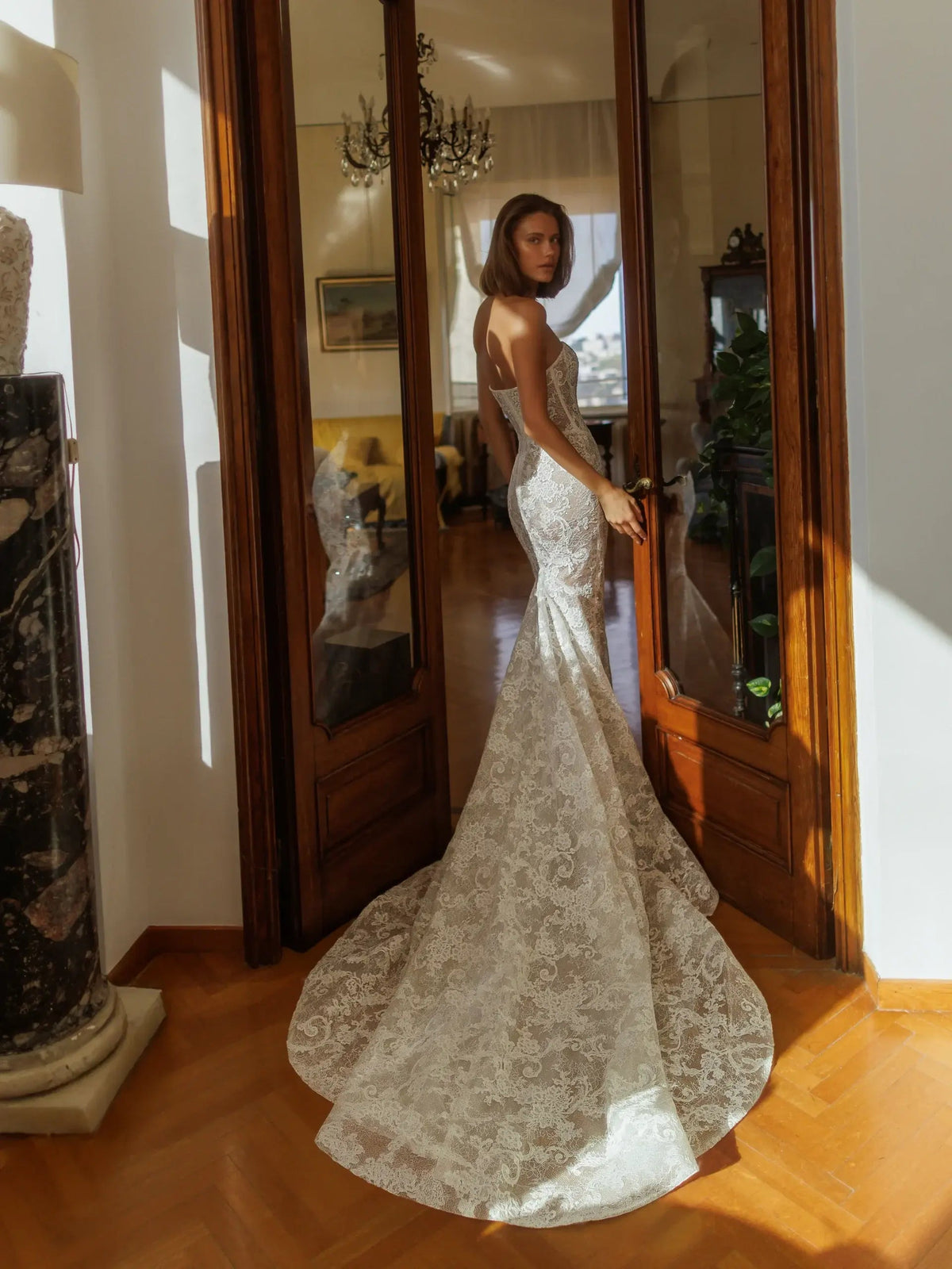Vintage Ivory Lace Strapless Mermaid Wedding Dress ZP115