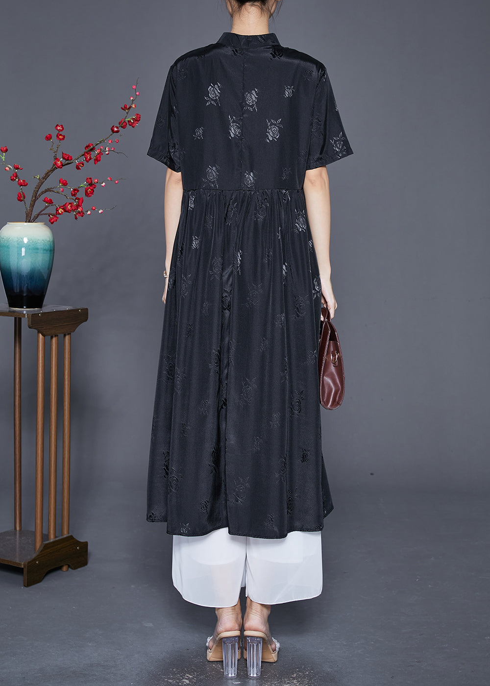 Well Tailored Dress with a Graceful Silhouette