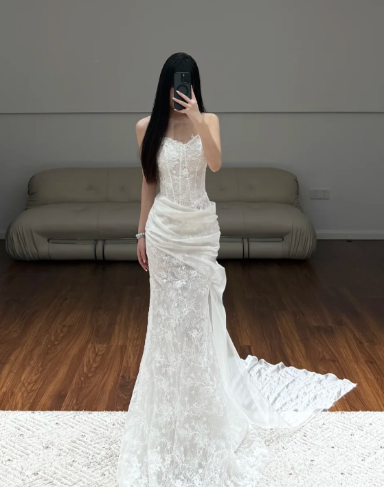 Sleeveless White Lace Wedding Dress Mermaid Classy Wedding Gowns - VelvetHem