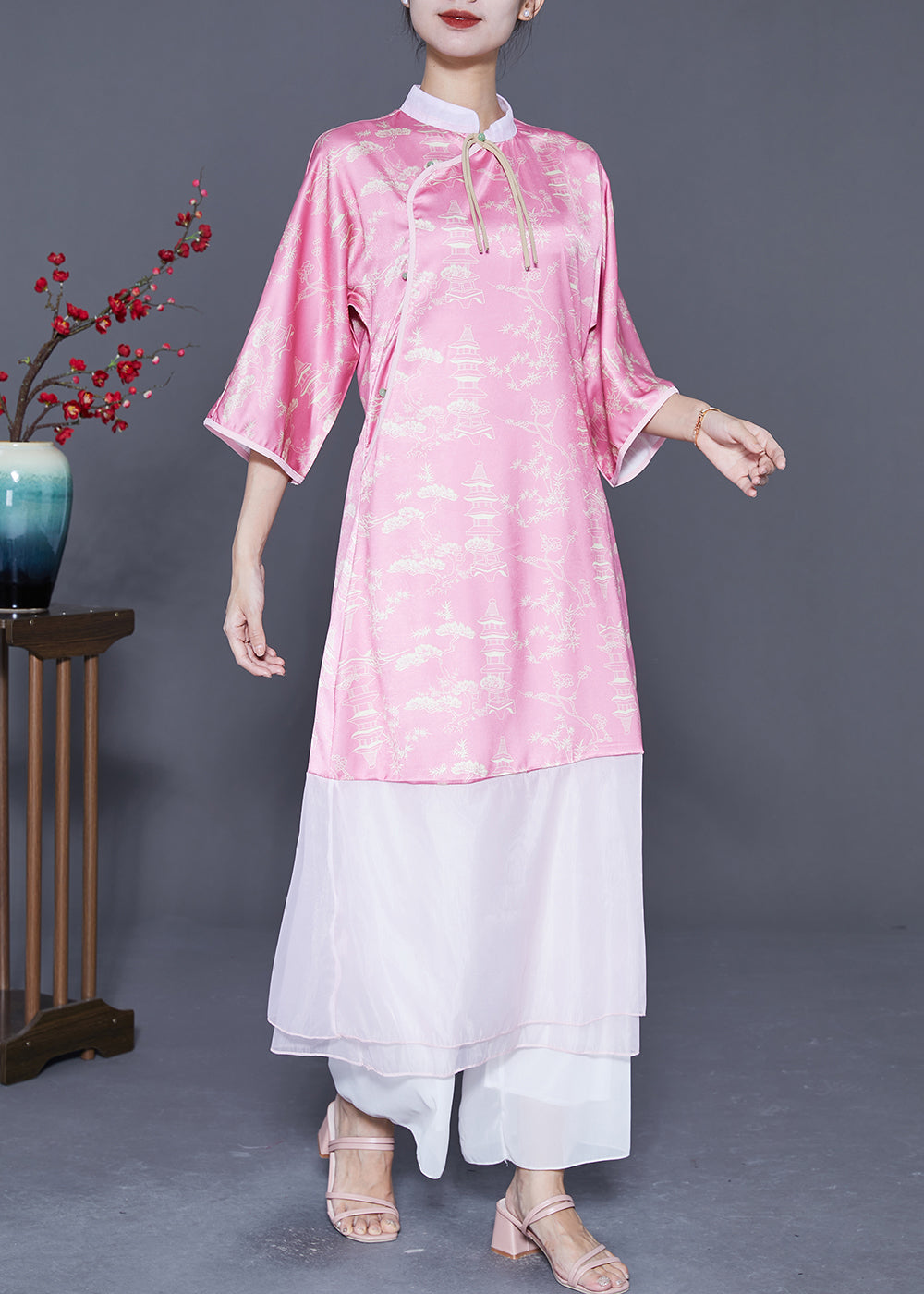 Well Tailored Dress with a Graceful Silhouette
