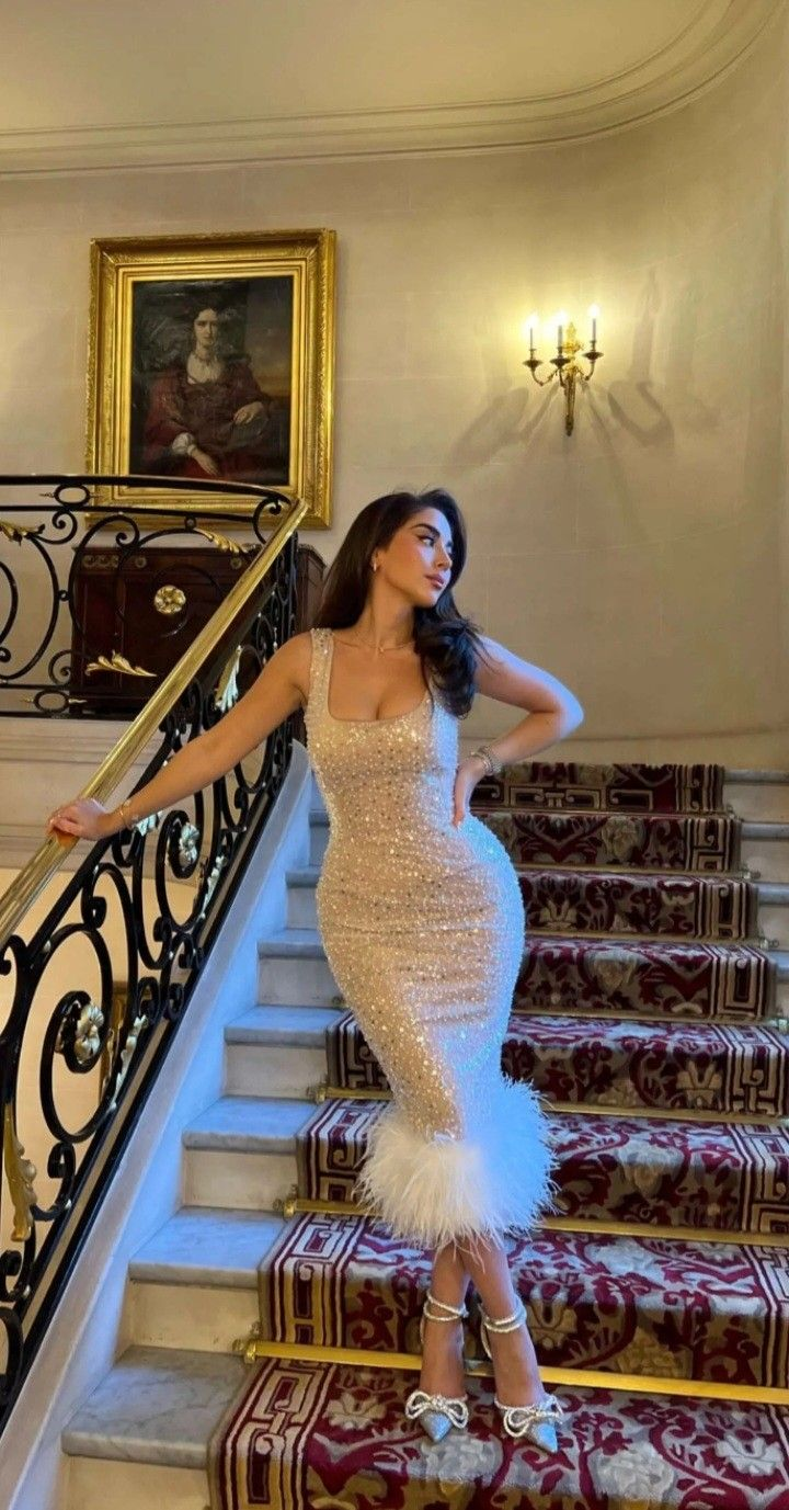 Sexy Sequins Sheath Evening Dress Formal Prom Party Dress With Feathers - FashionDia