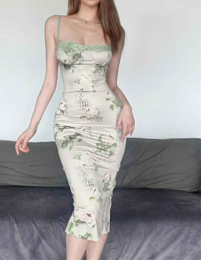 Retro Suspender Queen Floral Dress - View 2 | VelvetHem