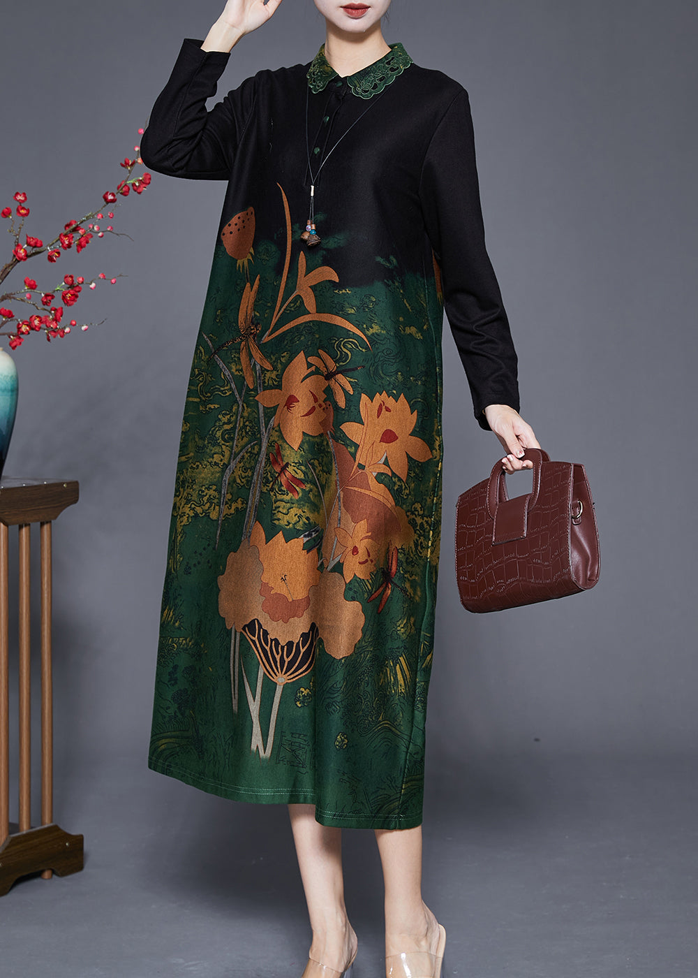 Sophisticated Dress with a Clean Classic Look