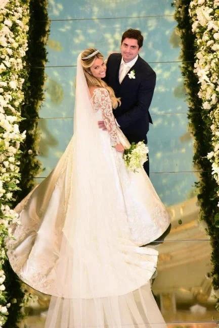 Charming A-Line Lace Sweetheart Long Sleeve White Wedding Dress With Appliques (ZD16639)