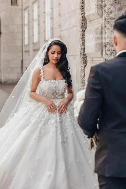 Charming Ball Gown Lace Square Sleeveless White Wedding Dresses With Appliques (ZD16617) - View 5 | VelvetHem