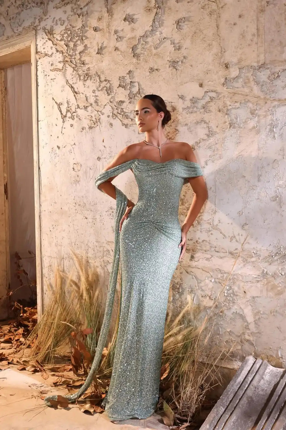 Charming Green Sweetheart One Shoulder Sequins Prom Dress Mermaid Sheath With Ruffle