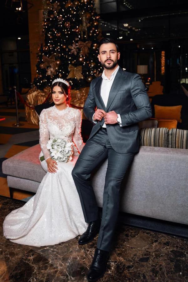 Charming Long Sleeves Mermaid High Neck Satin Lace Wedding Dress with Chapel Train (ZD16702)