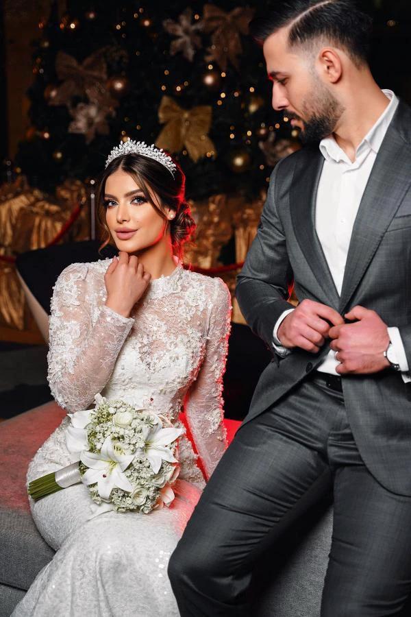 Charming Long Sleeves Mermaid High Neck Satin Lace Wedding Dress with Chapel Train (ZD16702)