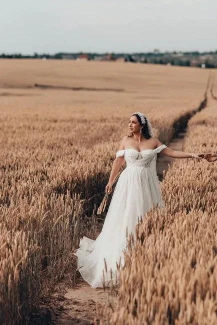Charming Long White A-line Tulle Sleeveless Wedding Dress with Lace (ZD16624)