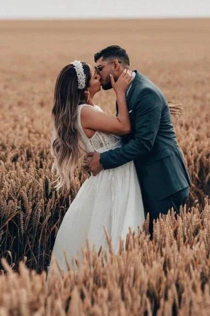 Charming Long White A-line Tulle Sleeveless Wedding Dress with Lace (ZD16624)