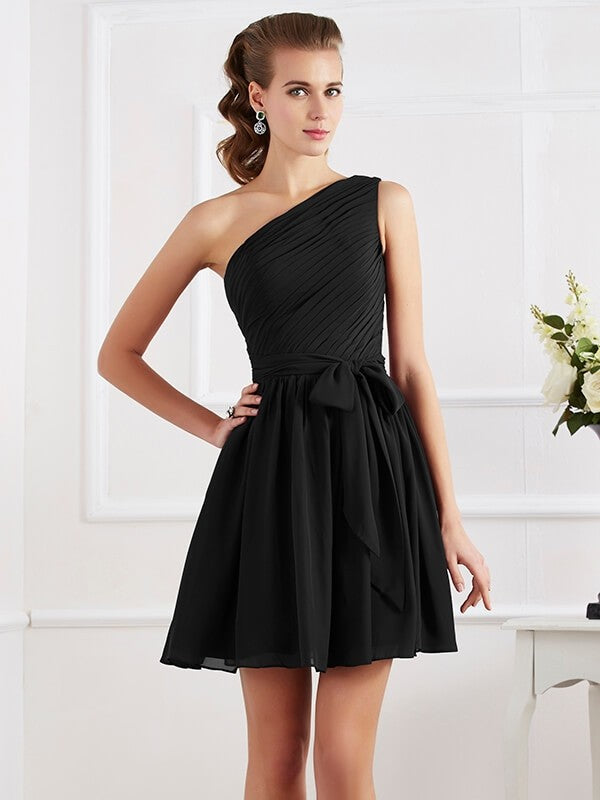 Charming Pleats One-Shoulder Sleeveless Short Chiffon Bridesmaid Dresses