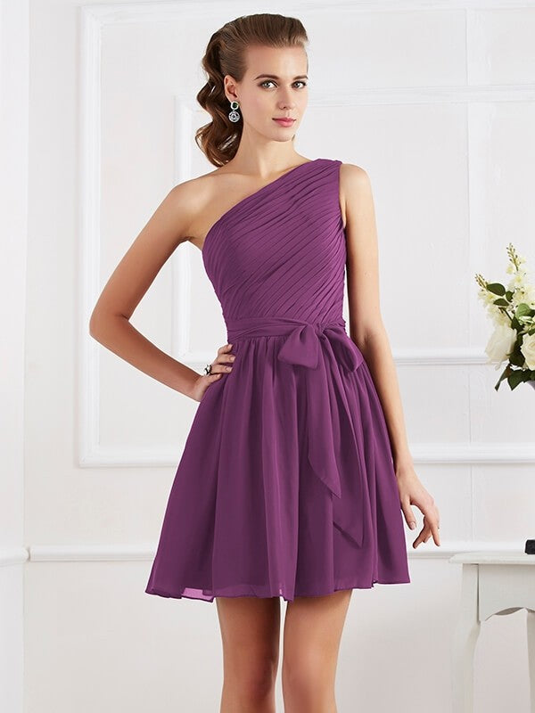 Charming Pleats One-Shoulder Sleeveless Short Chiffon Bridesmaid Dresses