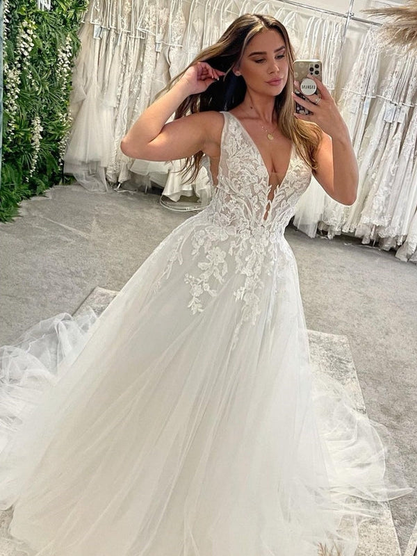 Applique Lace Sleeveless Deep V-Neck A-Line Tulle Wedding Dress