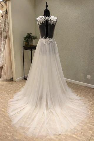 V-Neck Open Back Tulle Ivory Beach Wedding Dress (ZD15478)