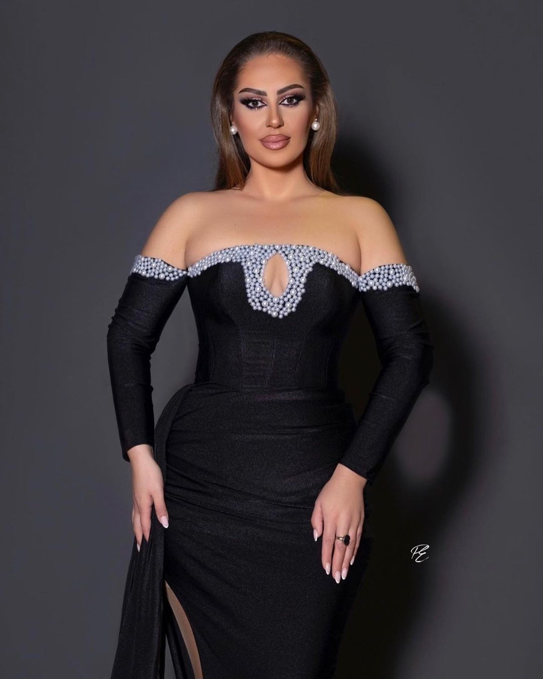 Chic Black Long Sleeves Mermaid Prom Dresses with beads