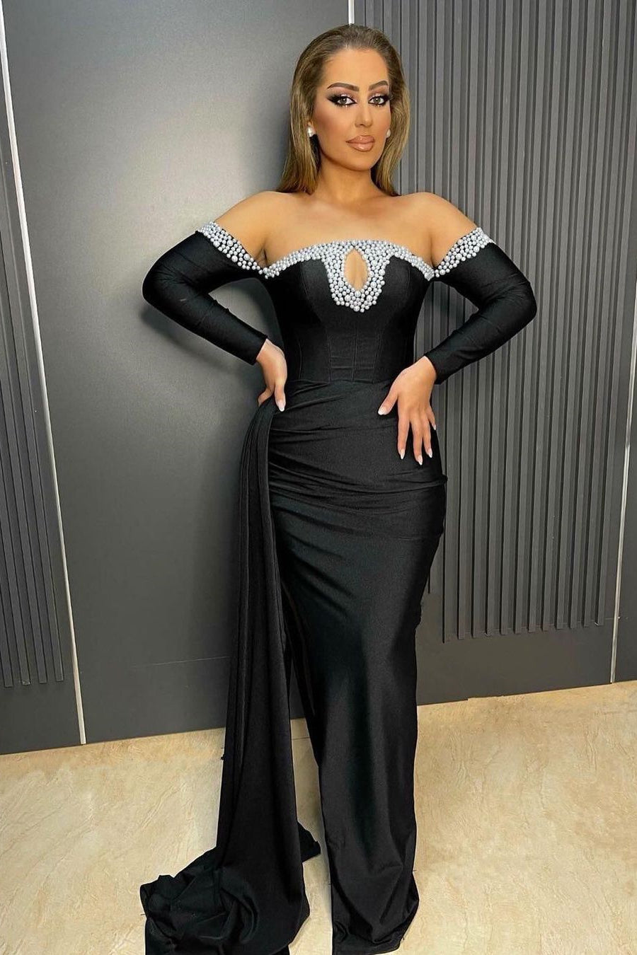 Chic Black Long Sleeves Mermaid Prom Dresses with beads