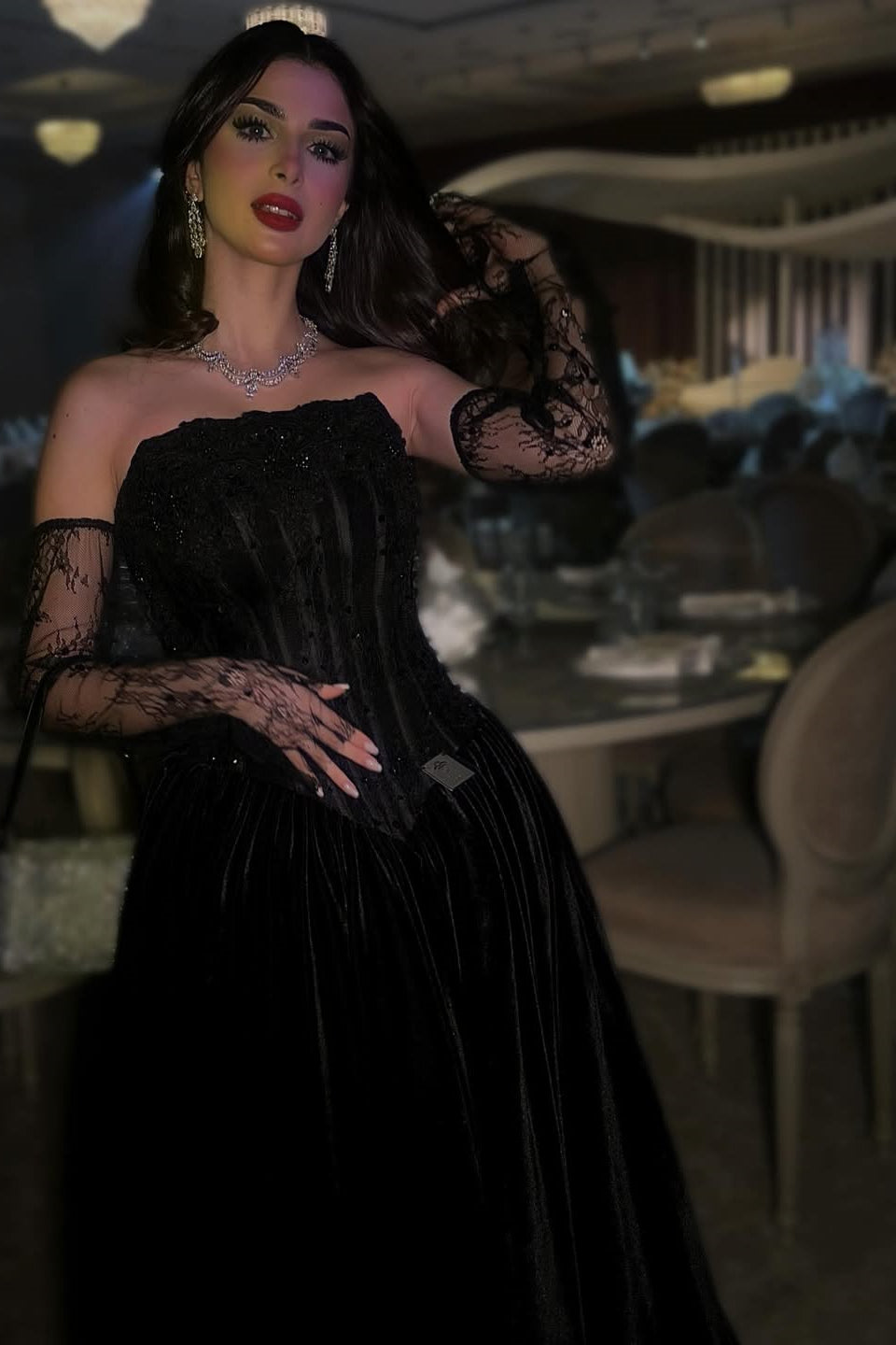 Chic Black Strapless Sleeves A-Line Velvet Prom Dresses Lace With Beads Pleats