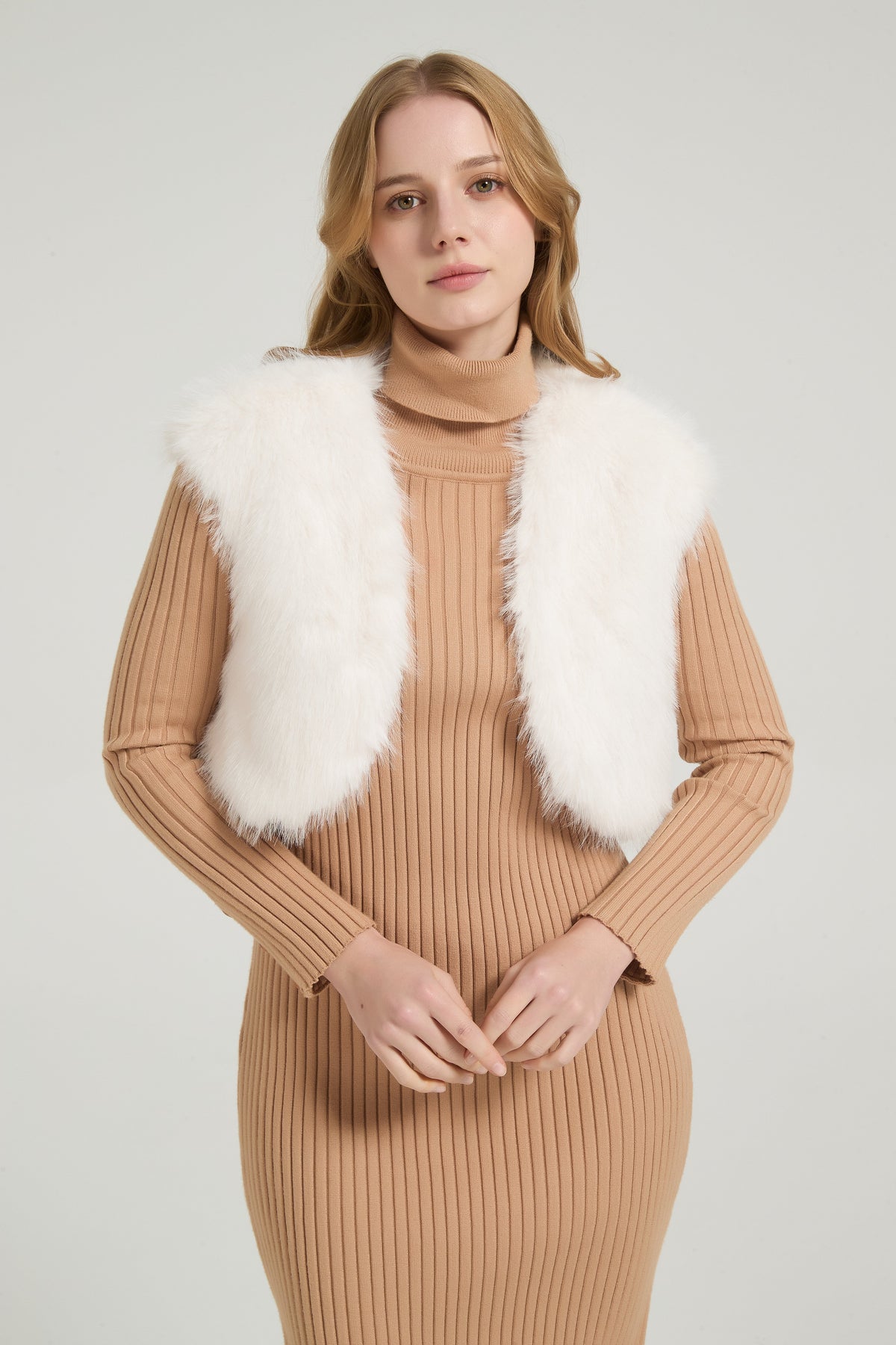 Chic Faux Fur Sleeveless Short Jacket Wedding Shawl